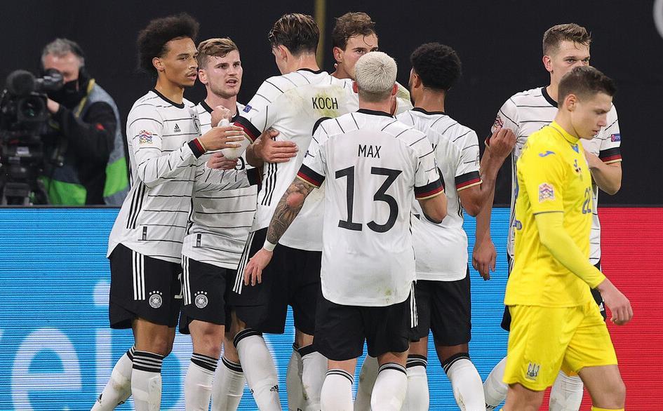 Kultura piłkarska Die deutsche Fußballnationalmannschaft napędza graczy do przodu